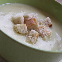 Zupa cebulowa z serkiem topionym - łatwa i pyszna