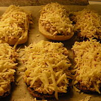 Kanapka z tunczykiem na cieplo