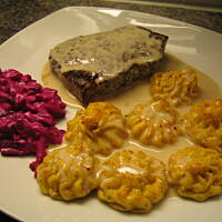 Steki z delikatnym sosem koniakowym