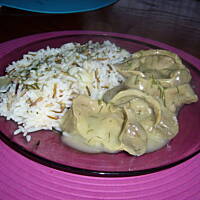 Żołądki  indycze w sosie koperkowym