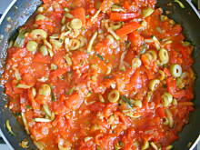 Fot. komar, Farfalle z sosem pomidorowo - serowym