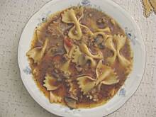 Fot. rozi, Zupa z mielonego mięsa z kokardkami