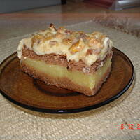 Jabłkowo-budyniowe z orzechami