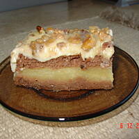 Jabłkowo-budyniowe z orzechami