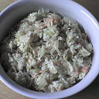 Surowka z kiszonej kapusty z majonezem
