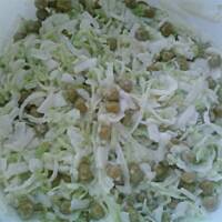 sałatka z porem i groszkiem