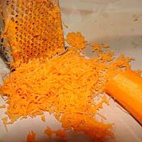 Surówka z pora marchewki i jabłka