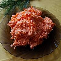 surówka z marchewki  czosnku i majonezu