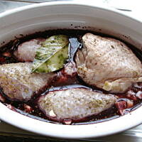 Kurczak po wlosku w pomidorach i czerwonym winie