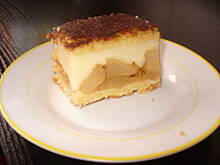 Fot. irnin, Budyniowa szarlotka