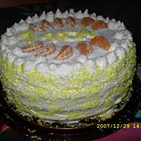 Tort Śmietanowo-brzoskwiniowy