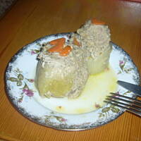 Cebula faszerowana w sosie maślanym