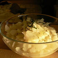 Anduli Kapusta włoska na ciepło z jabłkiem