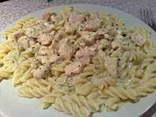 Fot. katex, Piersi z makaronem w sosie koperkowym