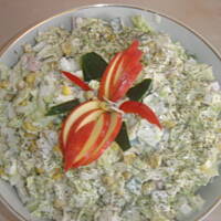 Sałatka z kapustą pekińską  fetą i papryką