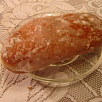 Pączki  podłużne  z konfiturą z wiśni