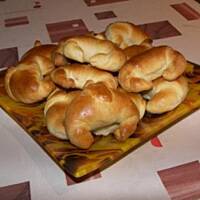 Rogaliki z wiśniami i czekoladą