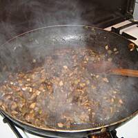 Zapiekanka z leśnymi grzybami