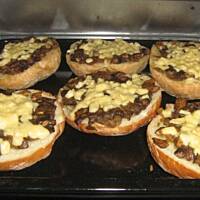 Zapiekanka z leśnymi grzybami