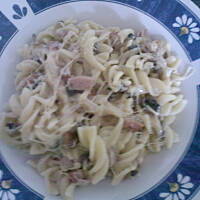 pieczarki z makaronem i serem pycha