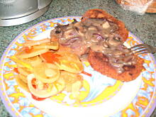 Fot. aska77, Kotlety ziemniaczane z sosem pieczarkowym