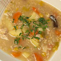 Krupnik z serkiem topionym