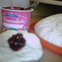 Drożdżowe bułeczki z Różanym nadzieniem