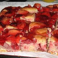 Najprostsze ciasto ucierane z truskawkami