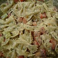 Sałatka makaronowa z sosem tatarskim