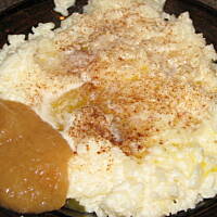 Ryż na mleku  z cynamonem i masłem