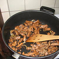 Ananasow piersi kurczaka z grzybami shitake