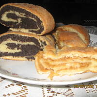 Makowiec drożdżowy zawijany-topiony