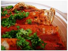 Fot. usmiechnieta, Zapiekane naleśniki z mięsem i szpinakiem w sosie