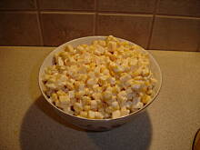 Fot. Gabulka, Sałatka serowa z kukurydzą