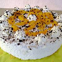 Tort brzoskwiniowo-śmietankowy