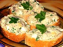 Fot. Majka2, Sałatka rybna z bagietką