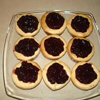 babeczki serowe z polewa jagodowa