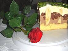 Fot. yette, tort z połówkami  bananów - bananowiec