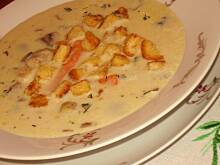 Fot. Wkn, Zupa serowa z klopsikami