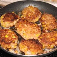 Kotlety mielone z kukurydzą