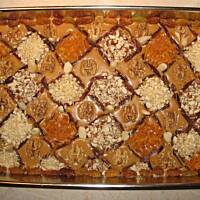 Mazurek migdałowy z kajmakiem