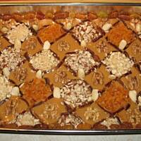 Mazurek migdałowy z kajmakiem