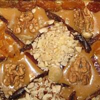 Mazurek migdałowy z kajmakiem