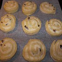 Drożdżowe ślimaczki z budyniem