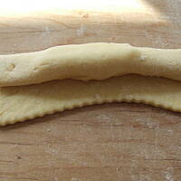 Rogale jabłkiem nadziewane