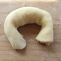 Rogale jabłkiem nadziewane