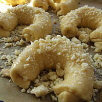 Rogale jabłkiem nadziewane