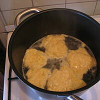 Drożdżowe kluski kładzione z serem