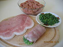 Fot. mariateresa, Mielone wałeczki w szynce