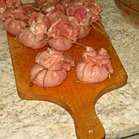 Sakiewki schabowe z suszonymi pomidorami